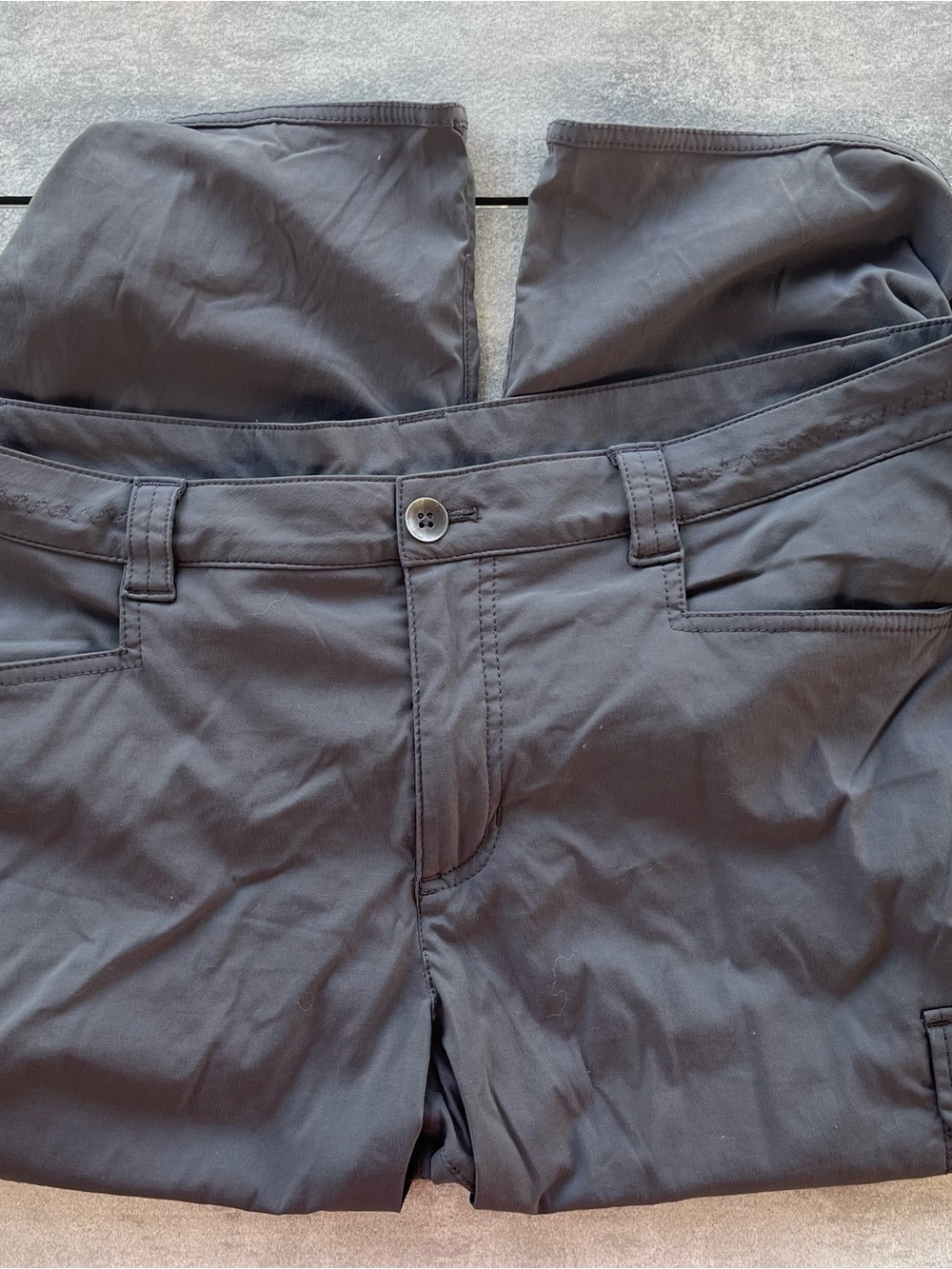 Eddie Bauer gray nylon Capris for travel, hike, outdoors women’s 16 rouche legs